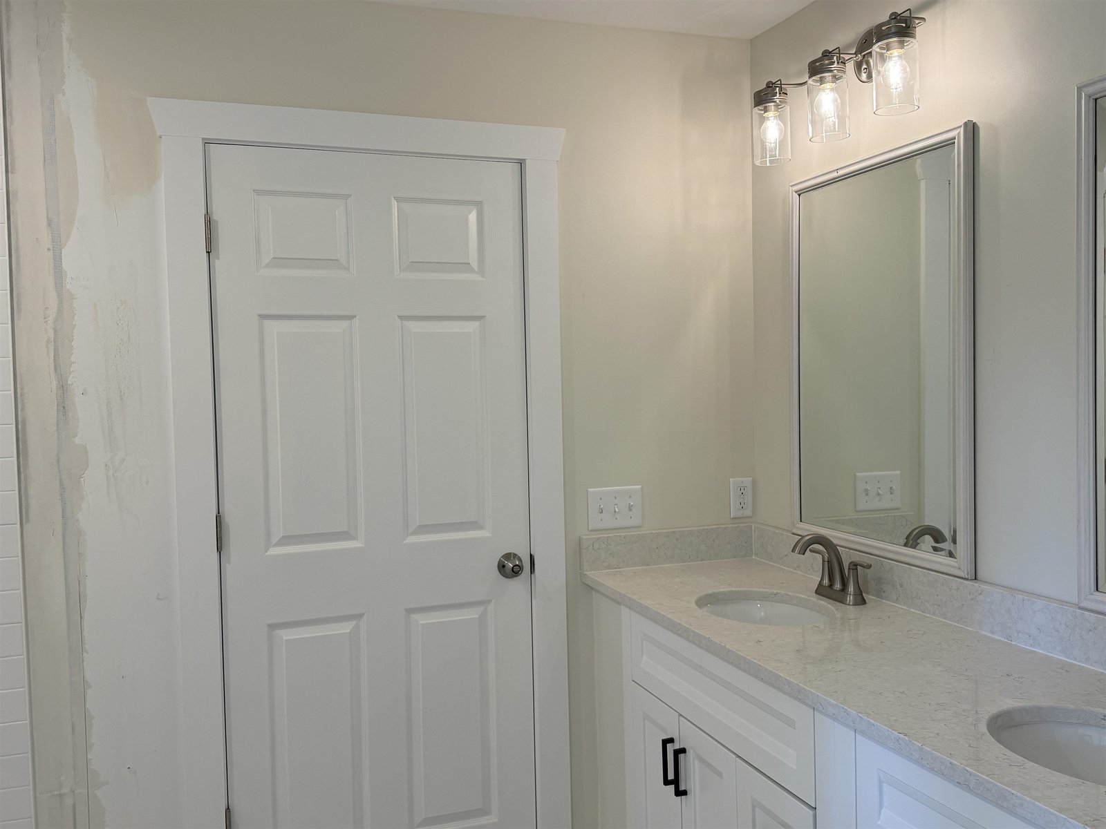 Primary ensuite bathroom