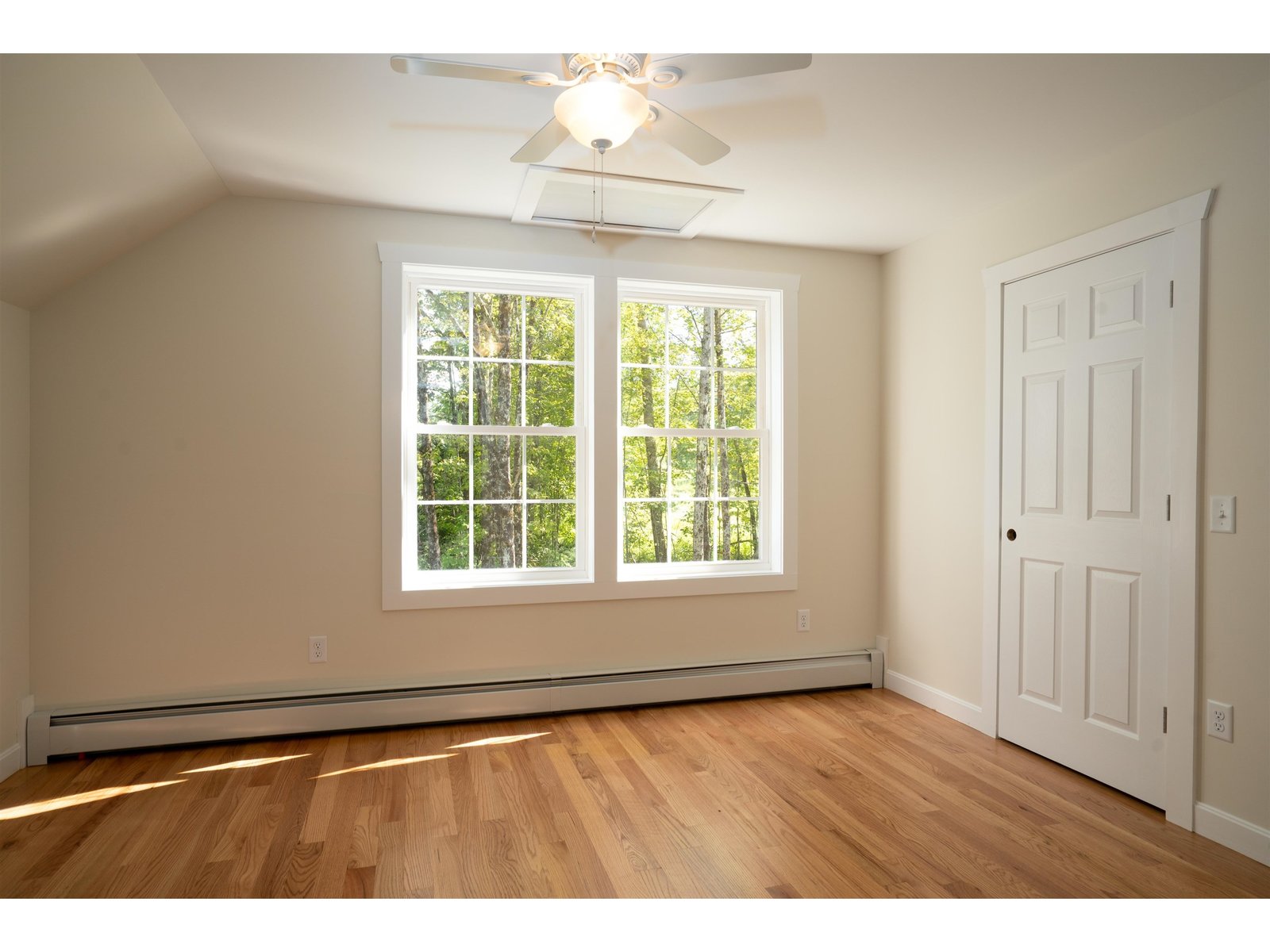 Guest bedroom 2