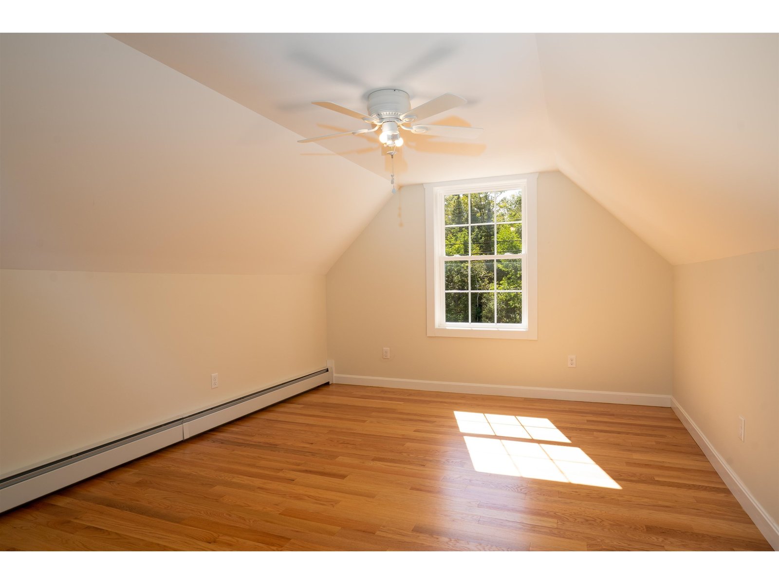 Guest bedroom 3 or bonus room