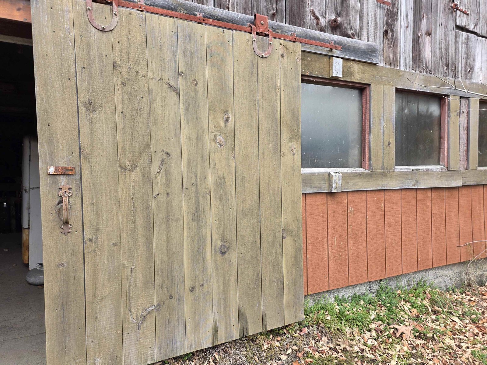 Barn Door Slider to enter Barn