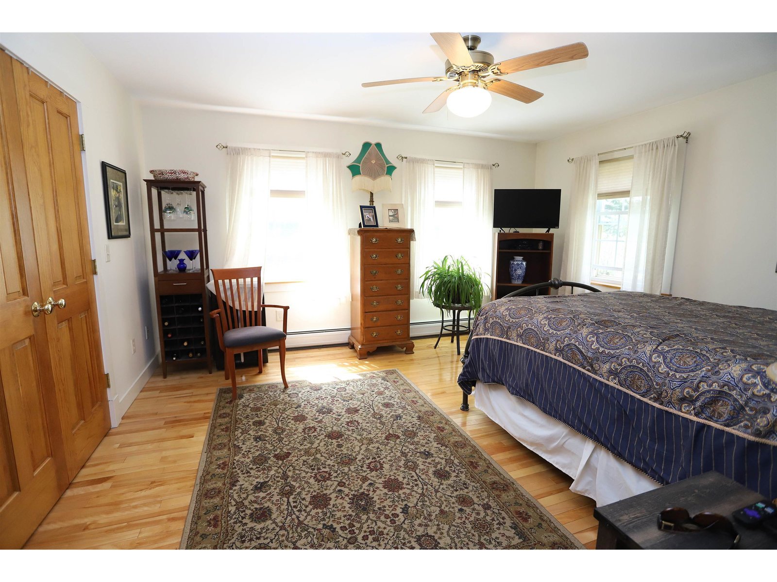 Primary Bedroom (1st Floor)