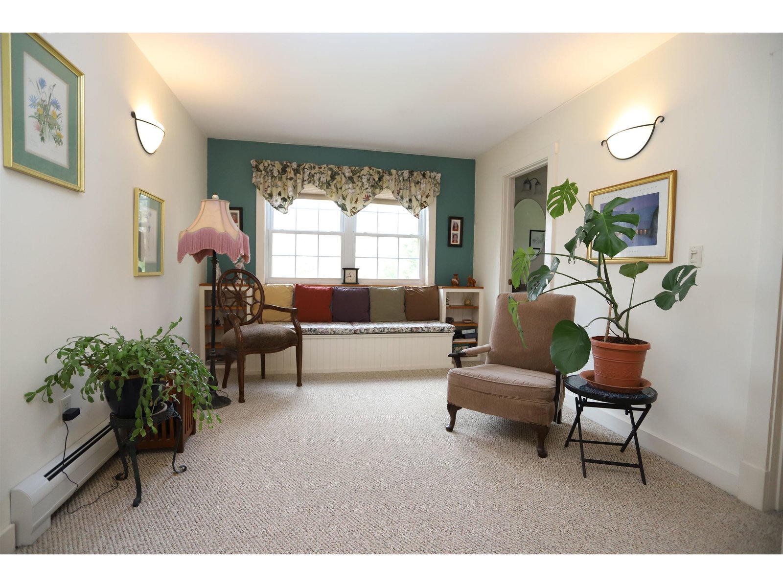 Lobby/Sitting Area (2nd Floor)
