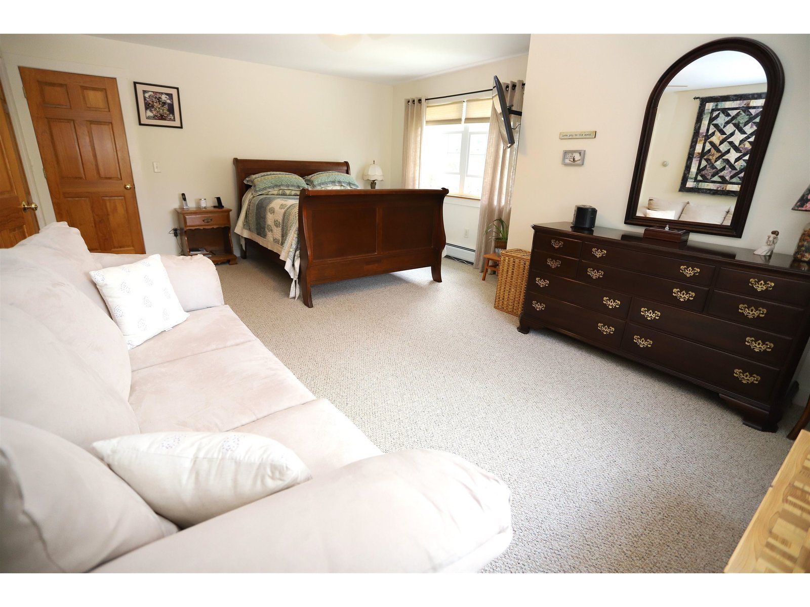 Bedroom (2nd Floor)