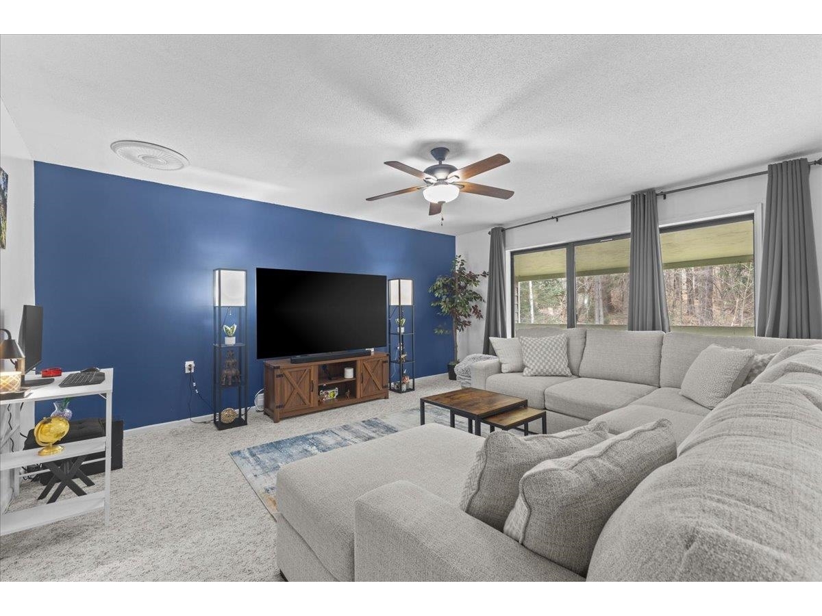 72 Hawthorne Circle