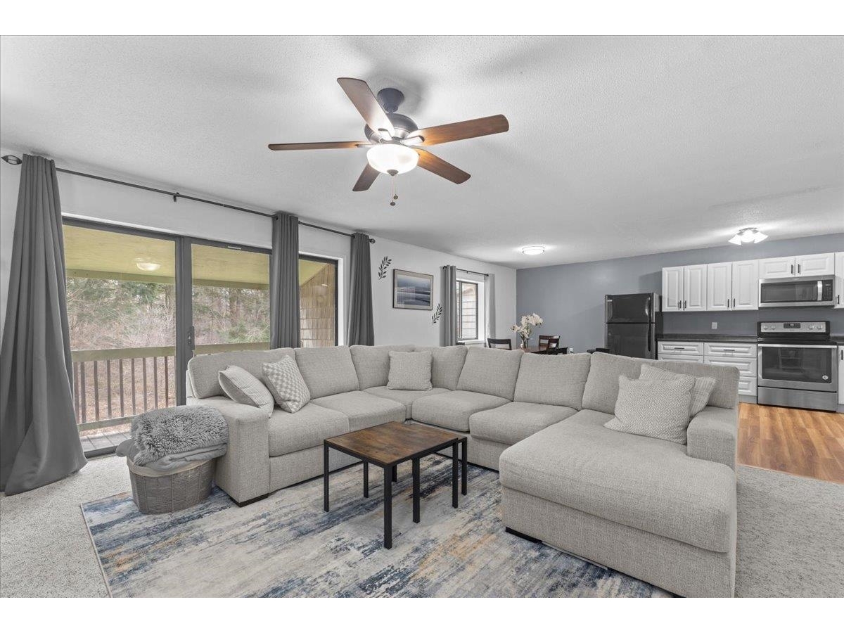 72 Hawthorne Circle