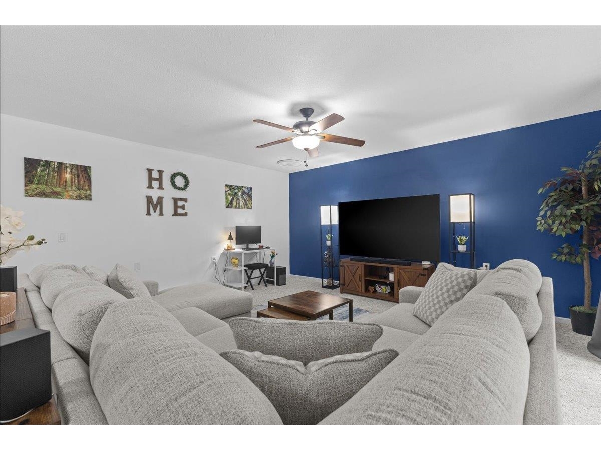 72 Hawthorne Circle