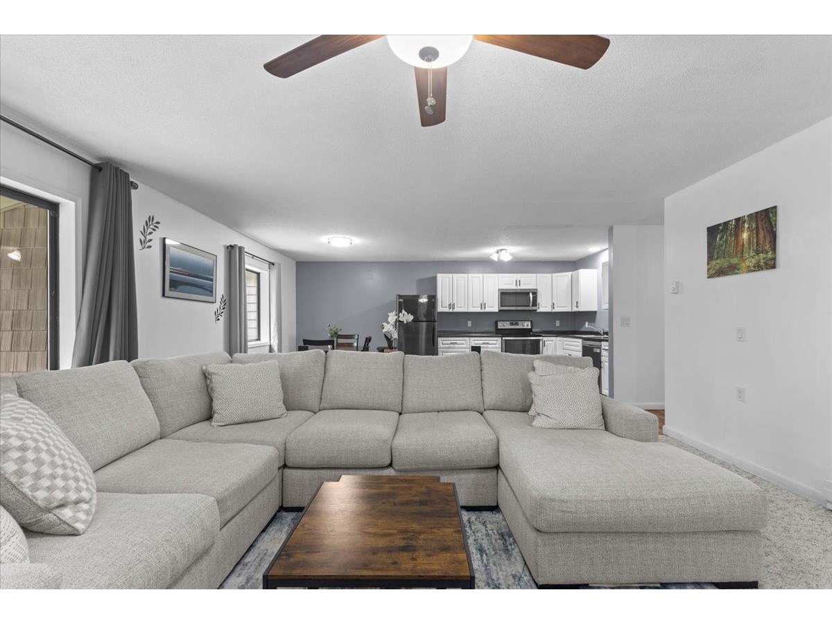 72 Hawthorne Circle
