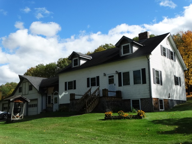 72 Linlaw Hill