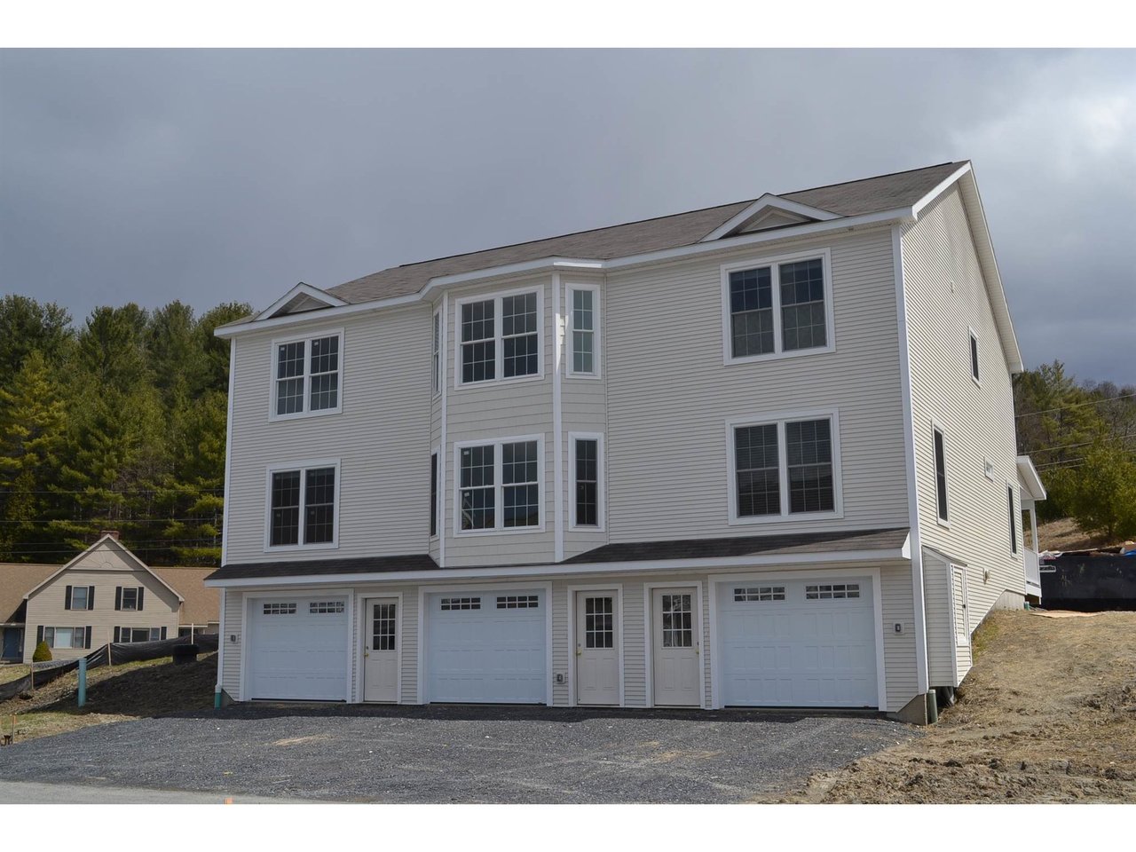 72 Mansfield Lane