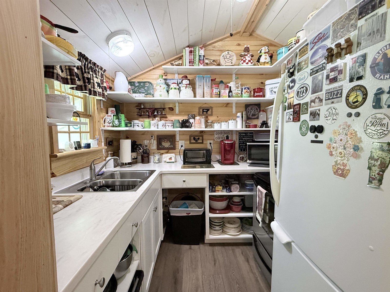 Small, but very neat kitchen