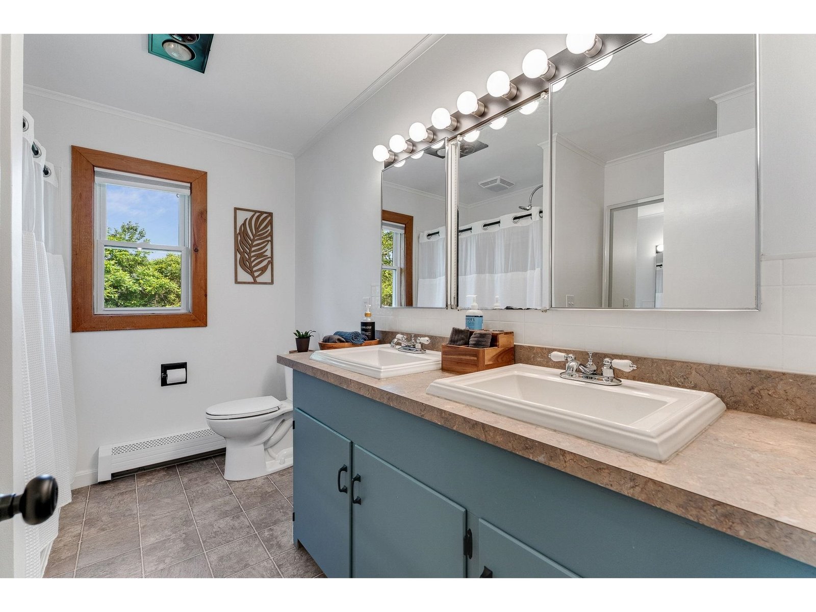 Updated first floor full bath