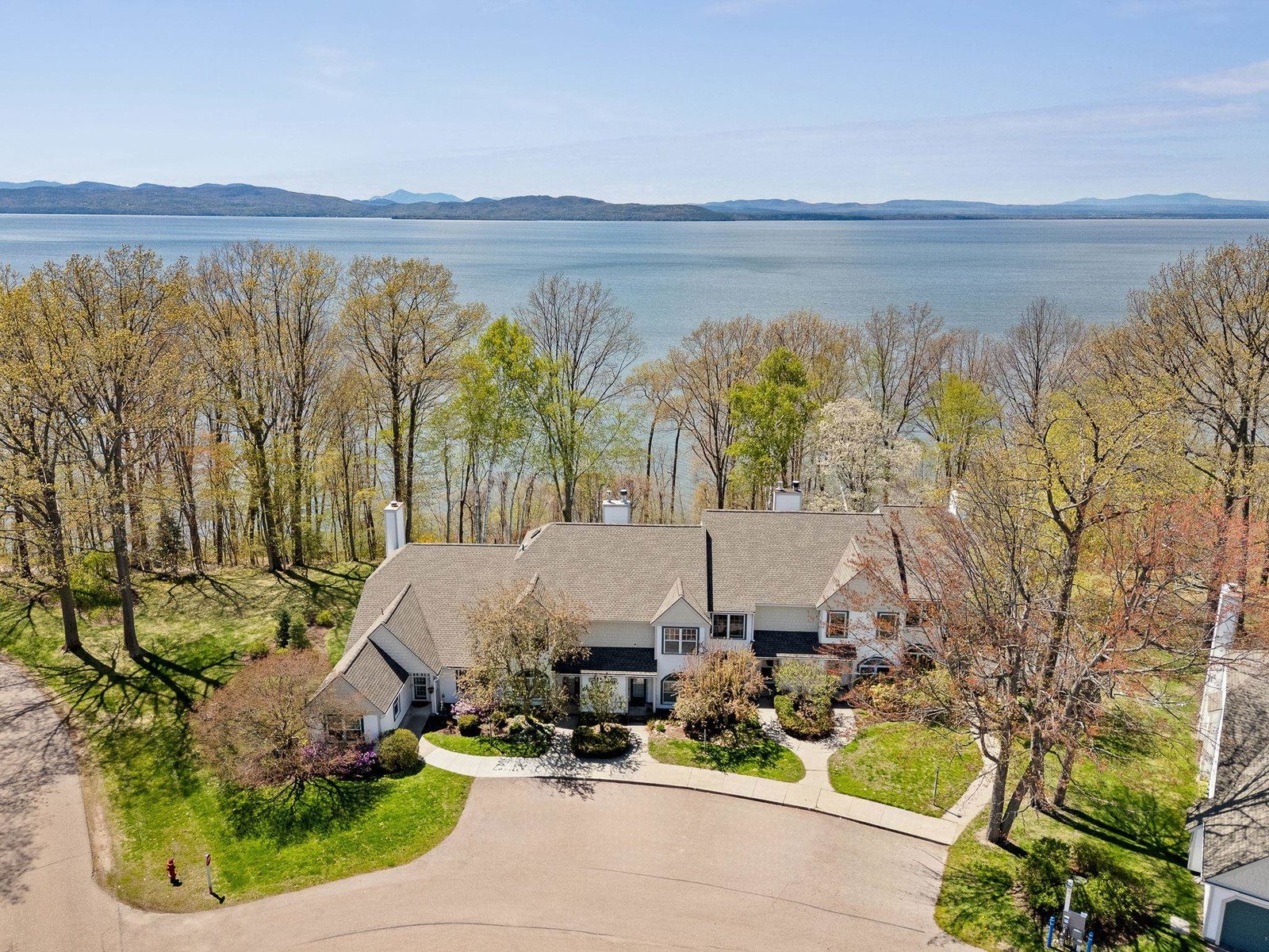 73 Northshore Drive, Burlington