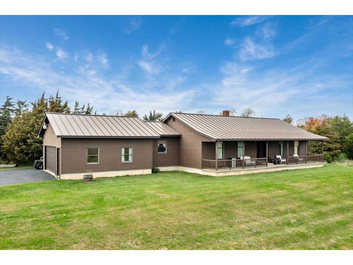 7353 Maquam Shore Road, St. Albans Town