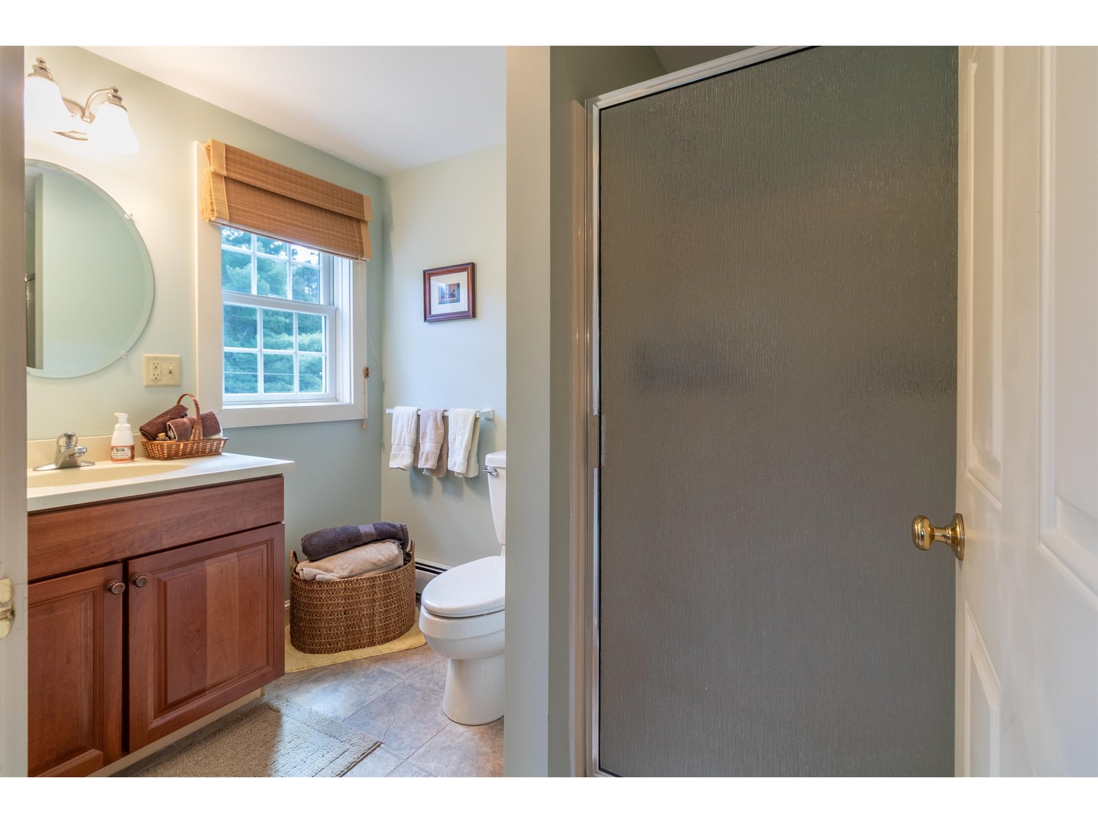 Main floor 3/4 bath