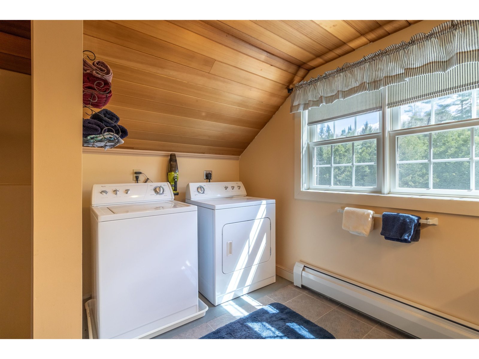 Upstairs master bath with laundry