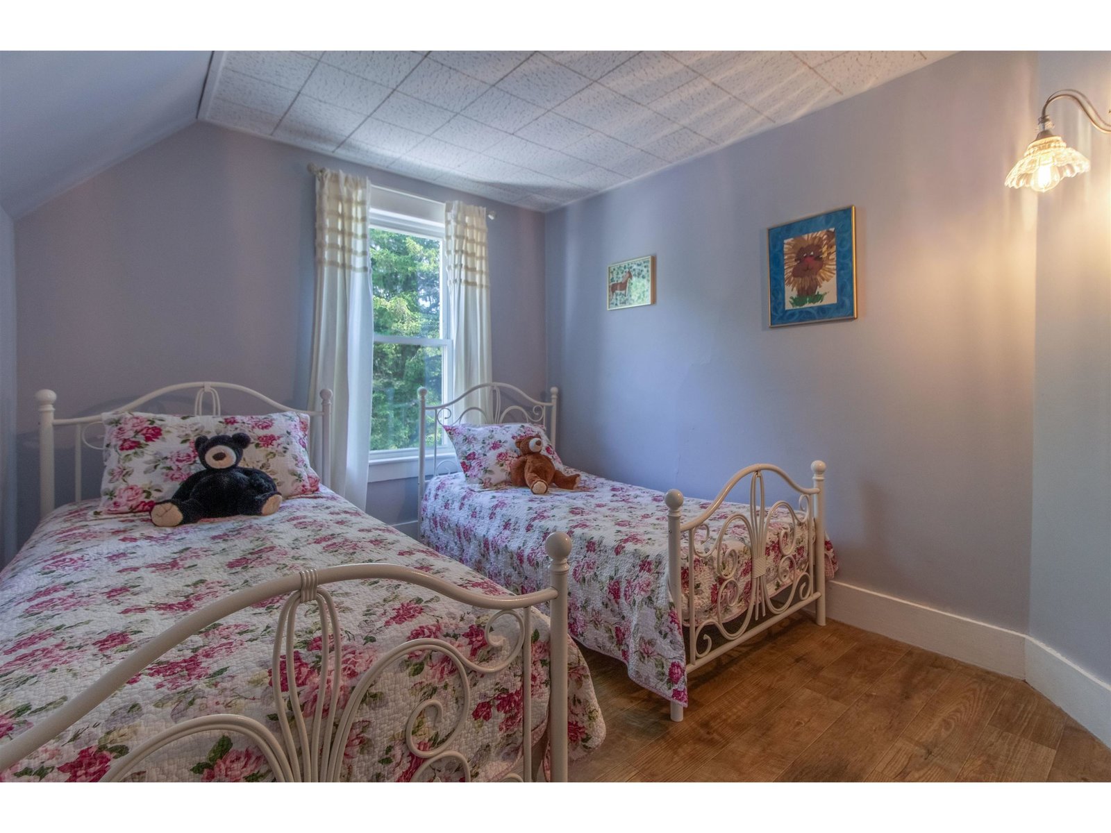 736 Pleasant Street