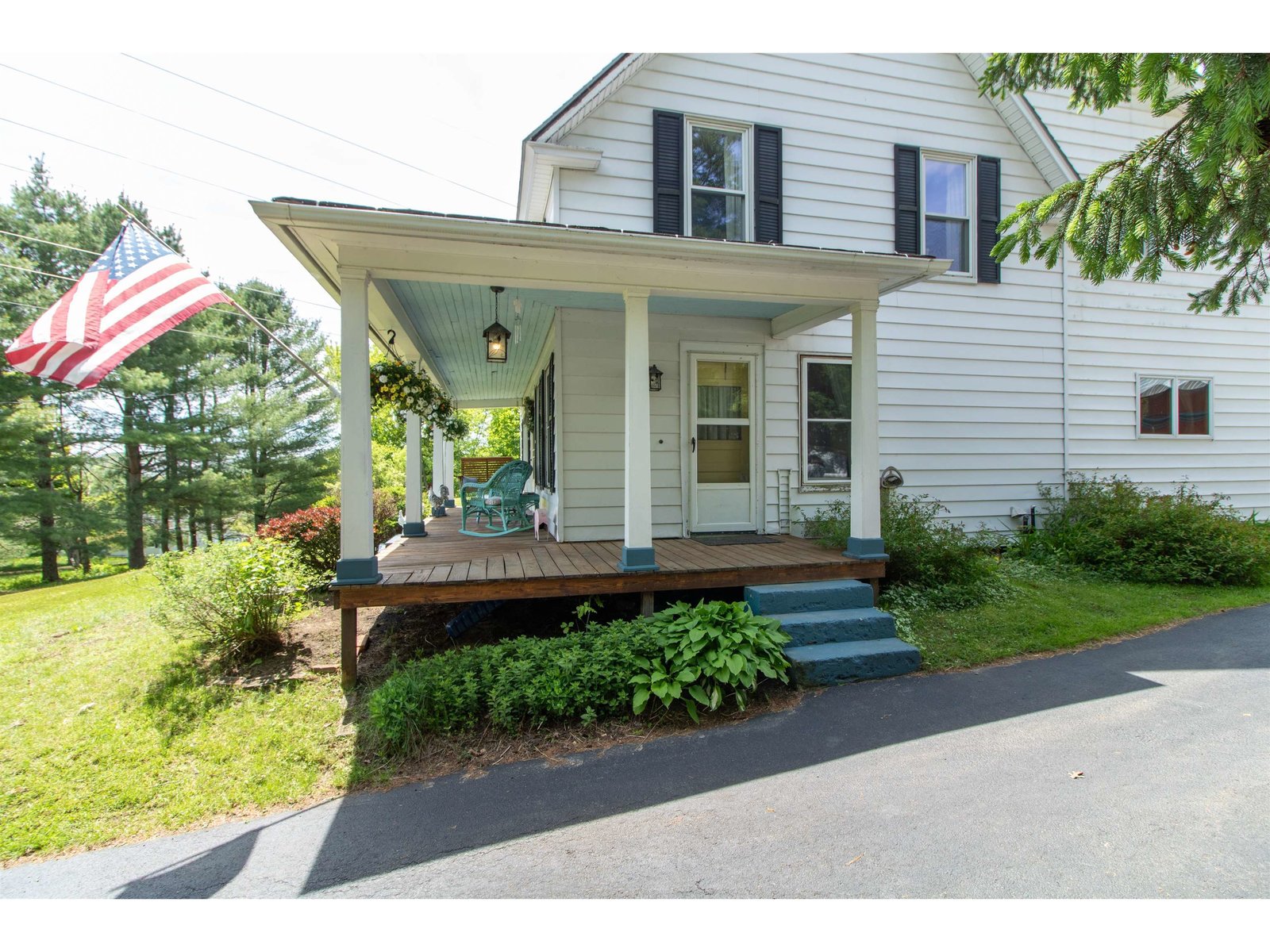 736 Pleasant Street