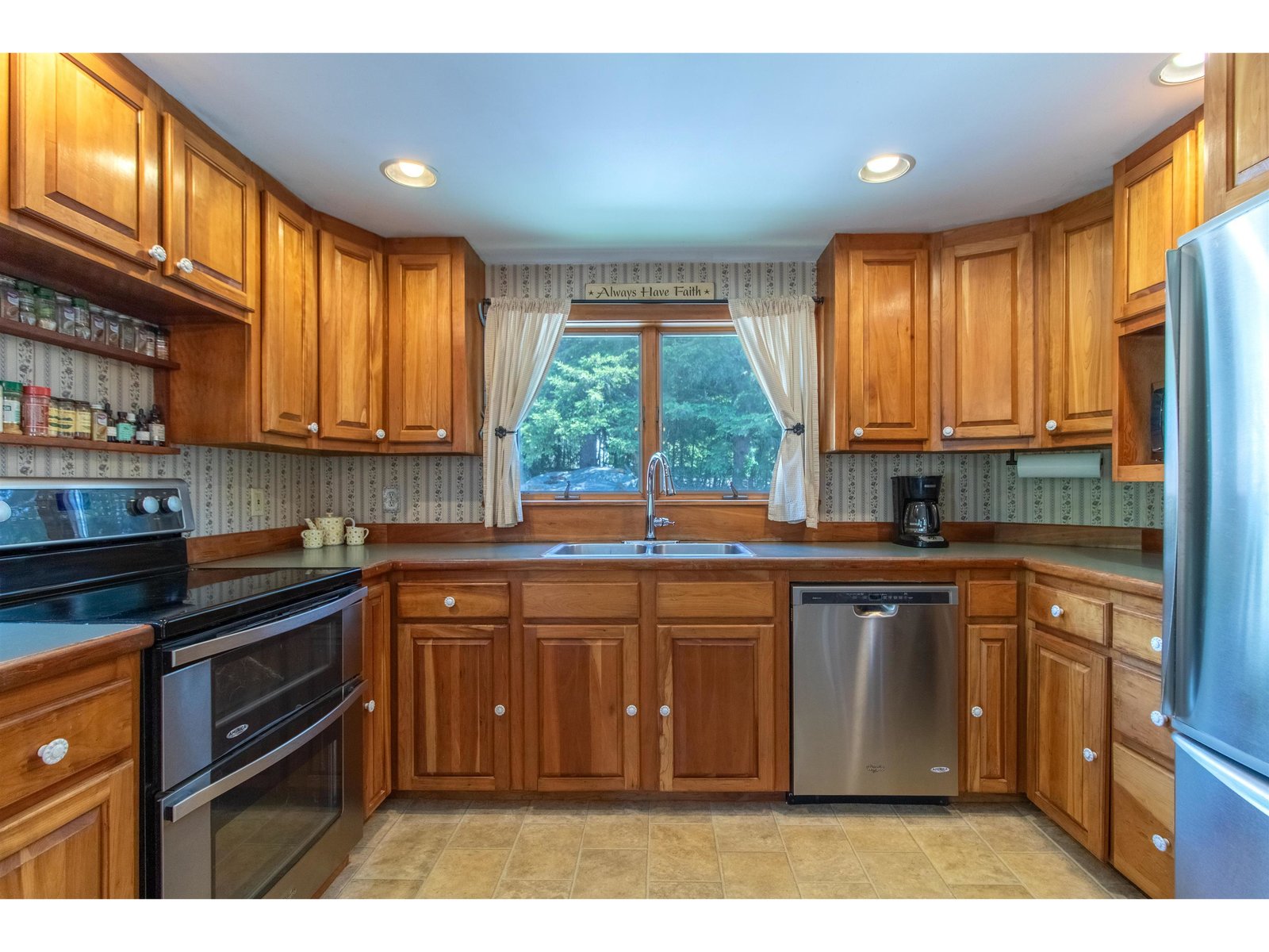 736 Pleasant Street