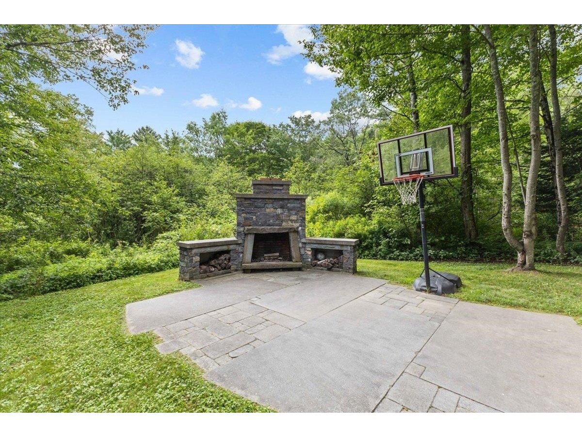 738 River Road