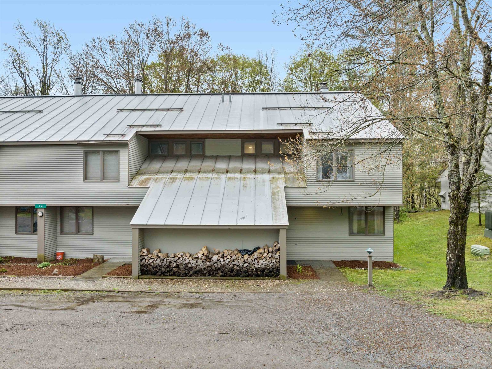 74 Christmas Tree Road, Unit 5