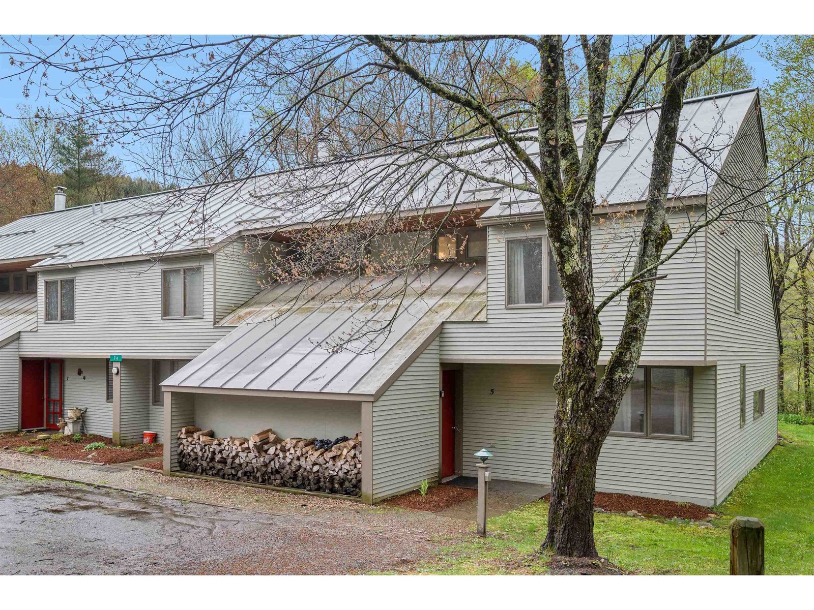 74 Christmas Tree Road, Unit 5