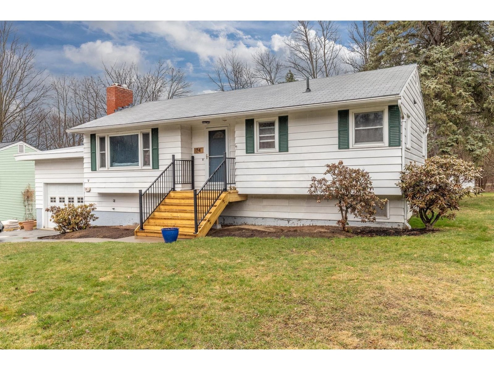 74 Lakeview Drive
