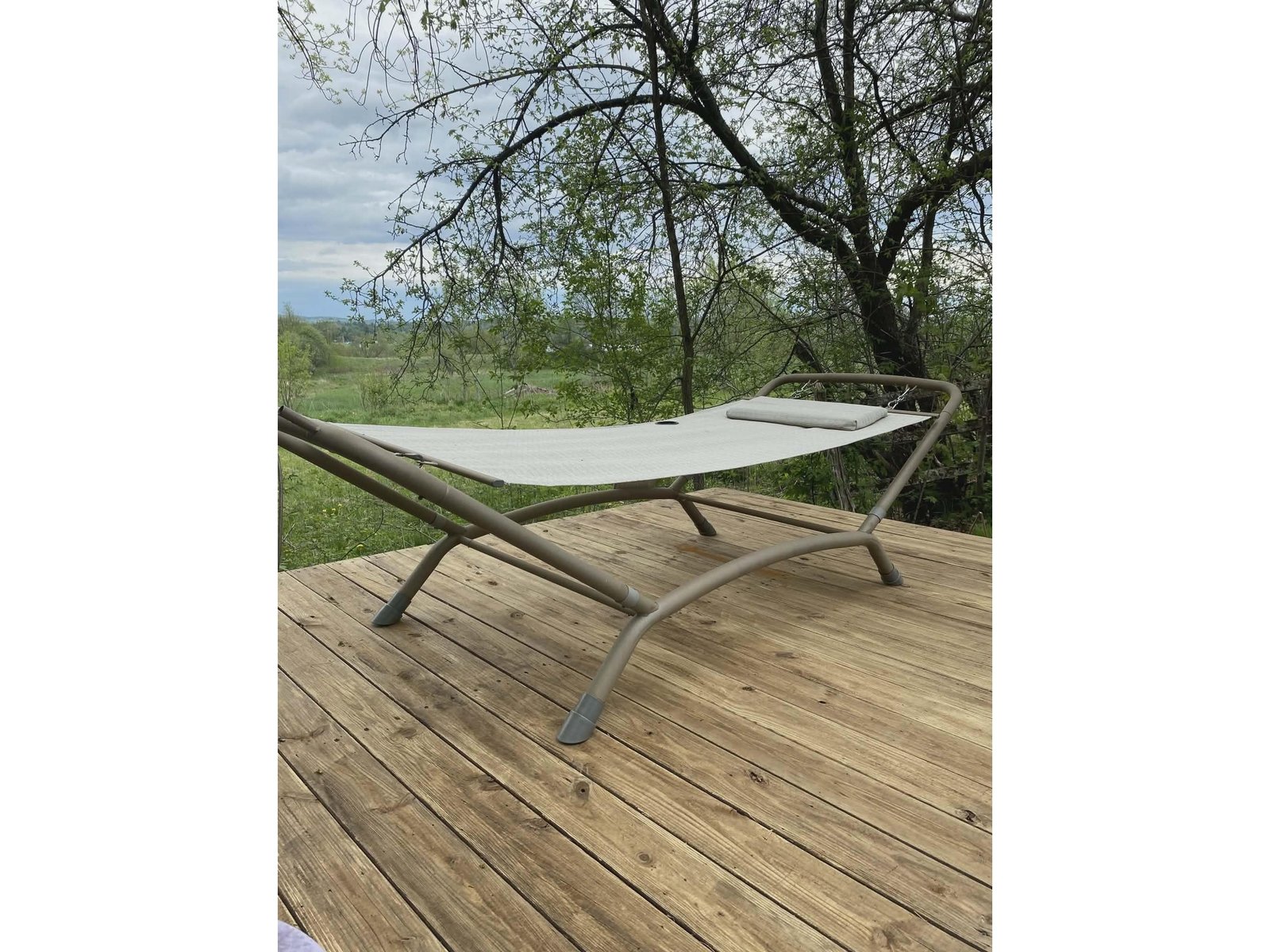 Hammock space
