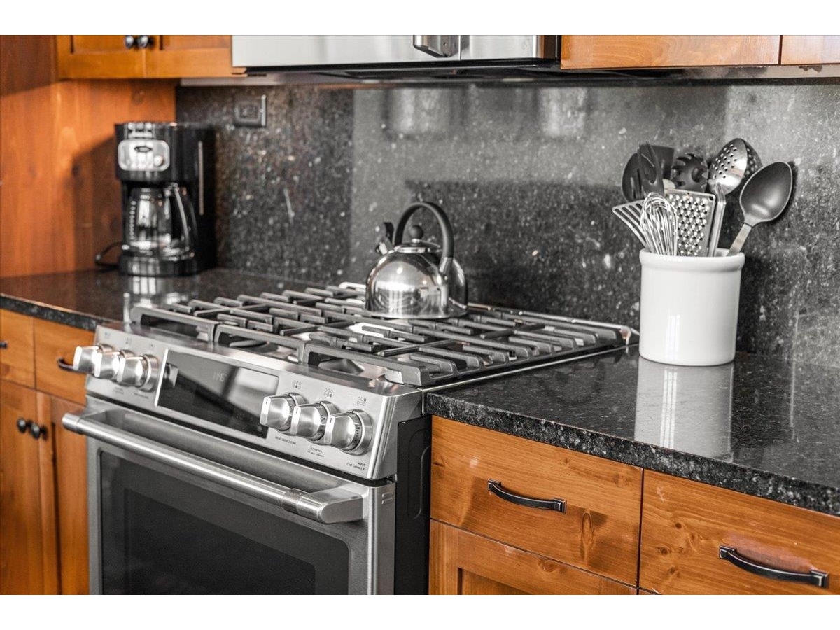 7412 Mountain Road, Unit 403 04-046