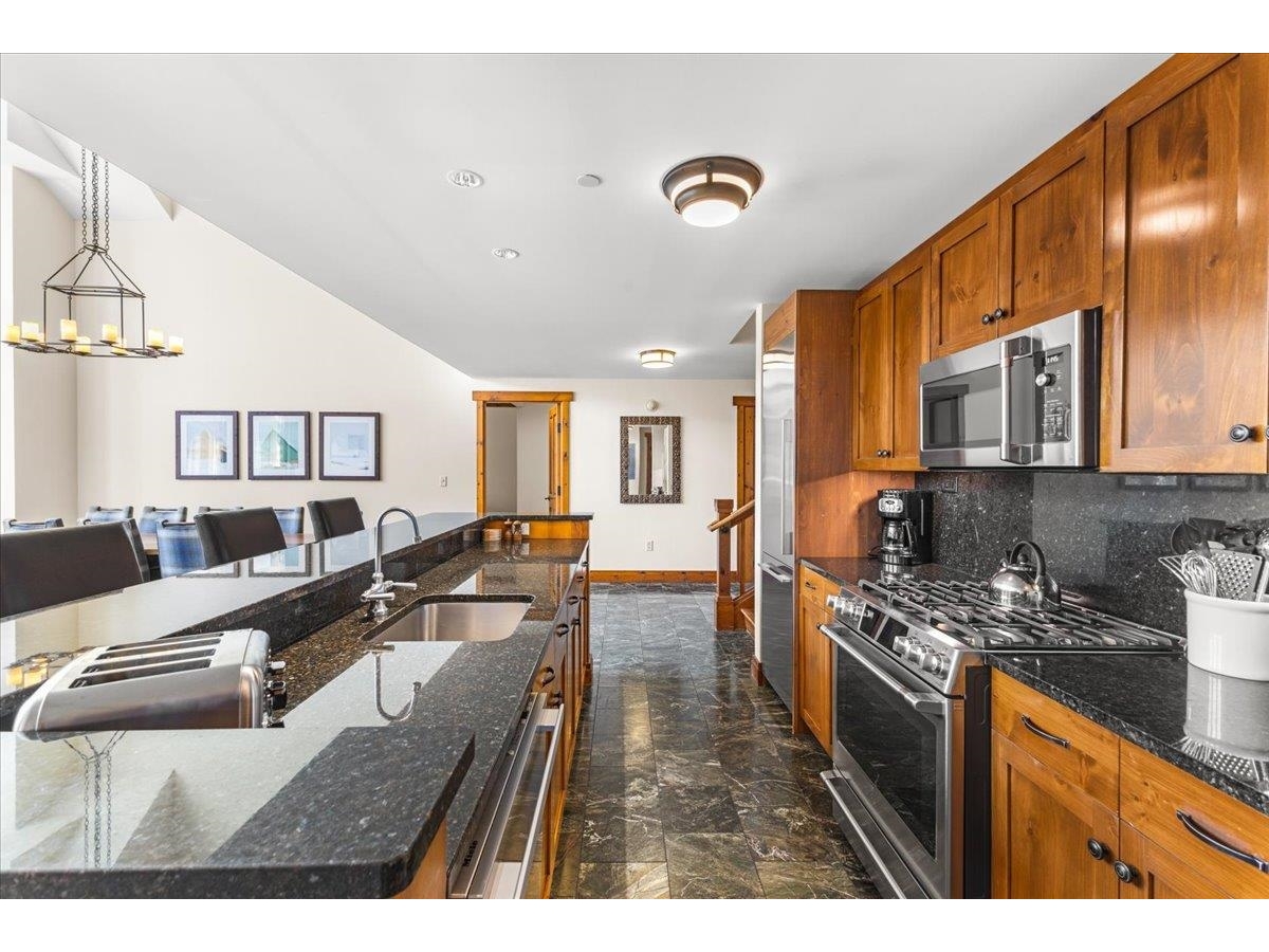 7412 Mountain Road, Unit 403 04-046