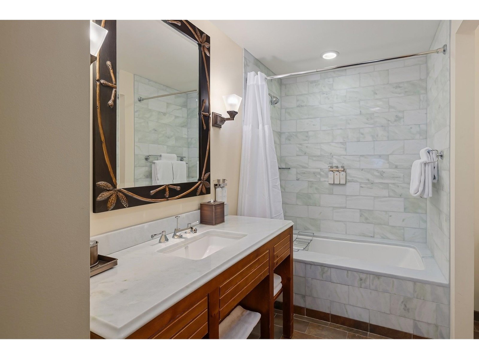 7412 Mountain Road, Unit 407/507 4-40