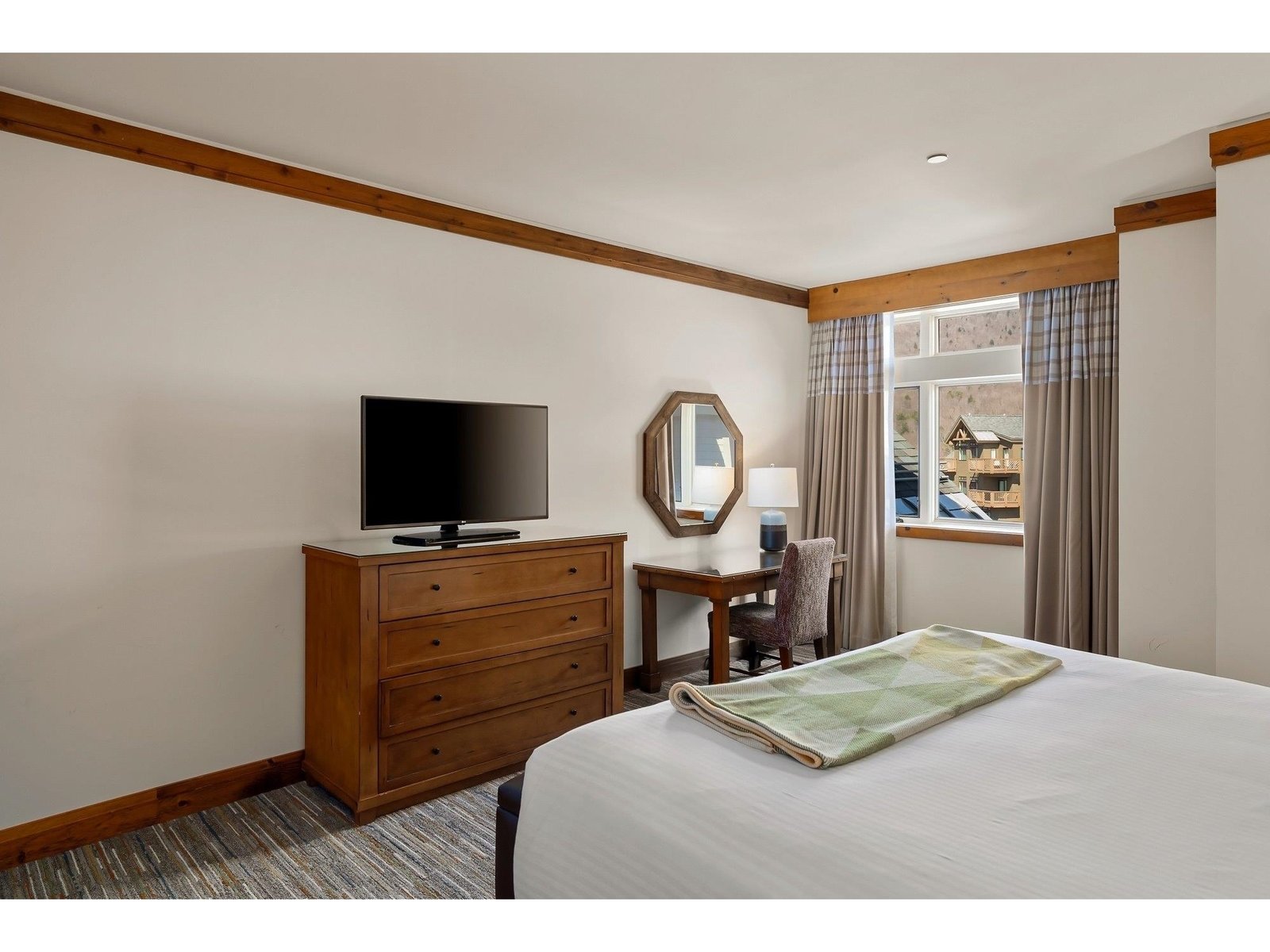 7412 Mountain Road, Unit 407/507 4-40