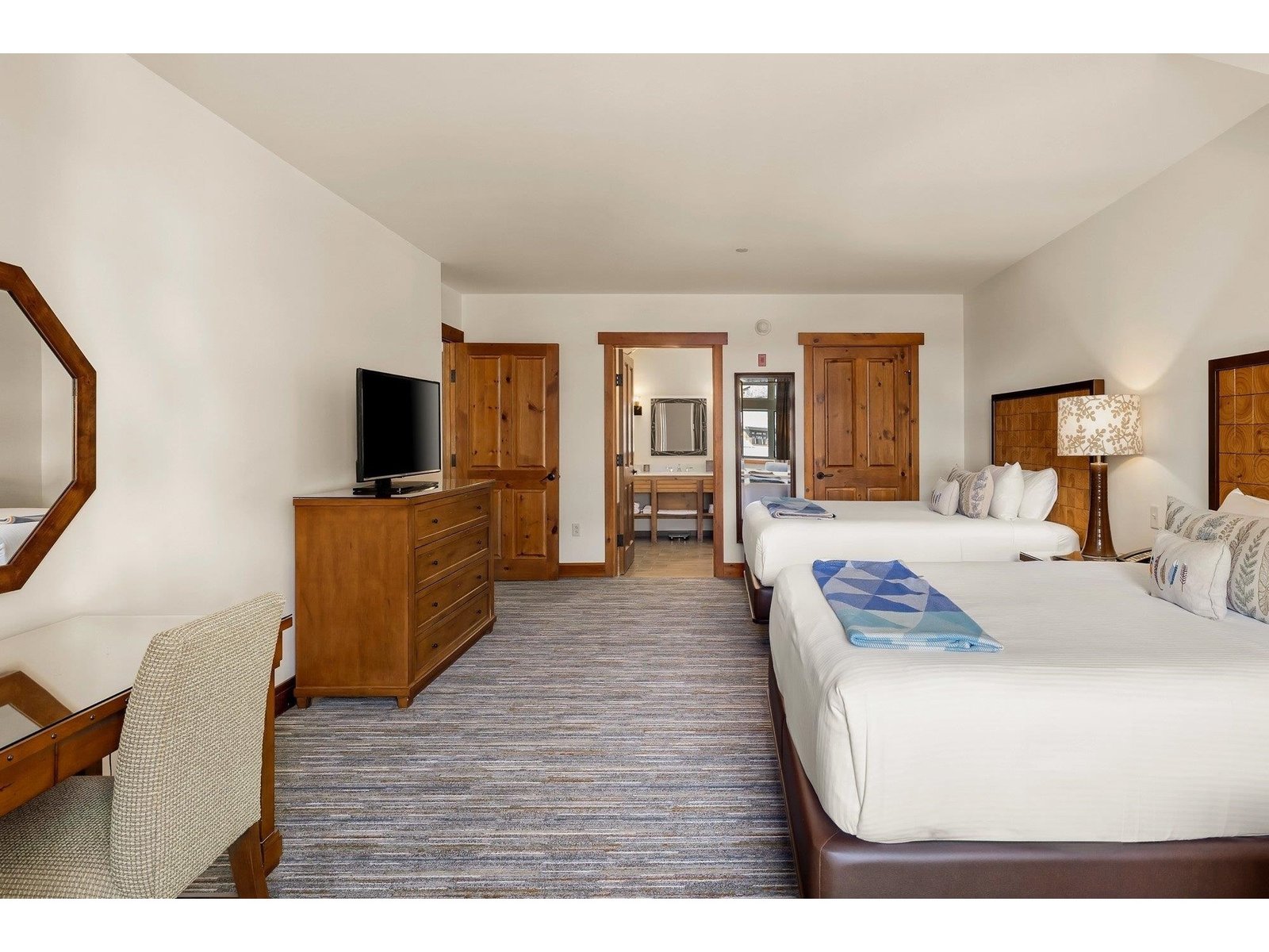 7412 Mountain Road, Unit 407/507 4-40