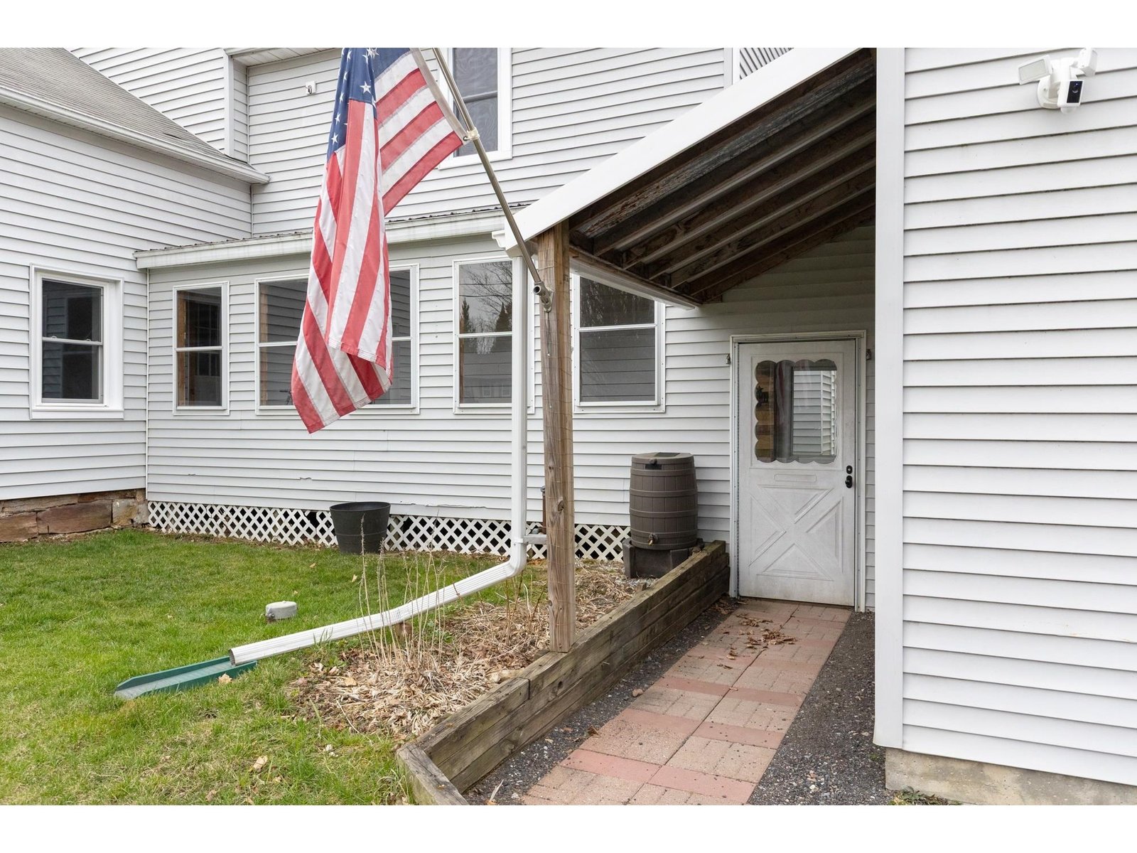 742 Bronson Road