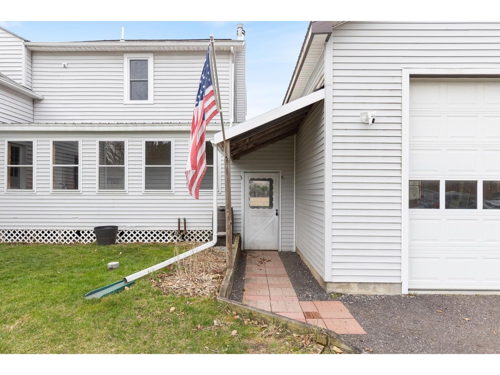 742 Bronson Road