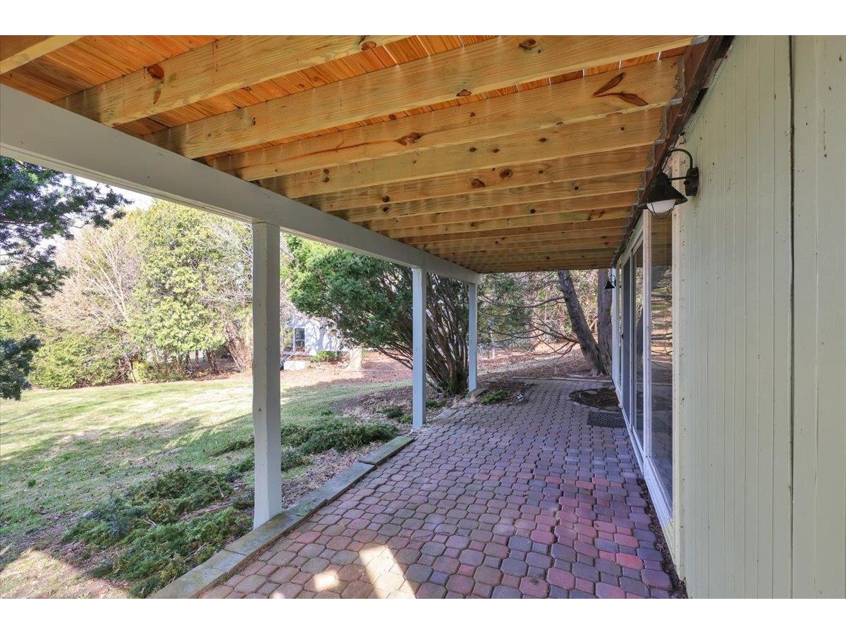 75 Hills Point Road