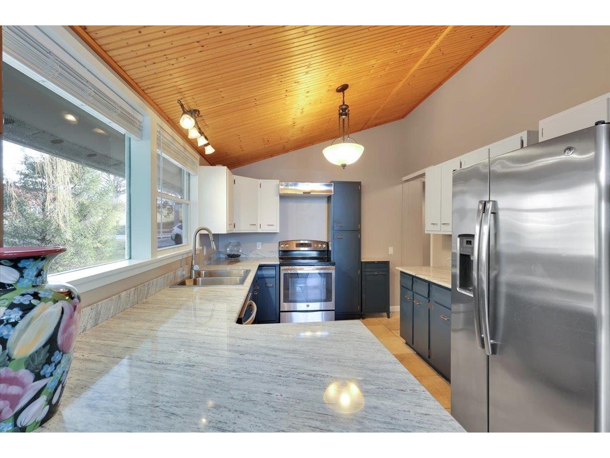 75 Hills Point Road