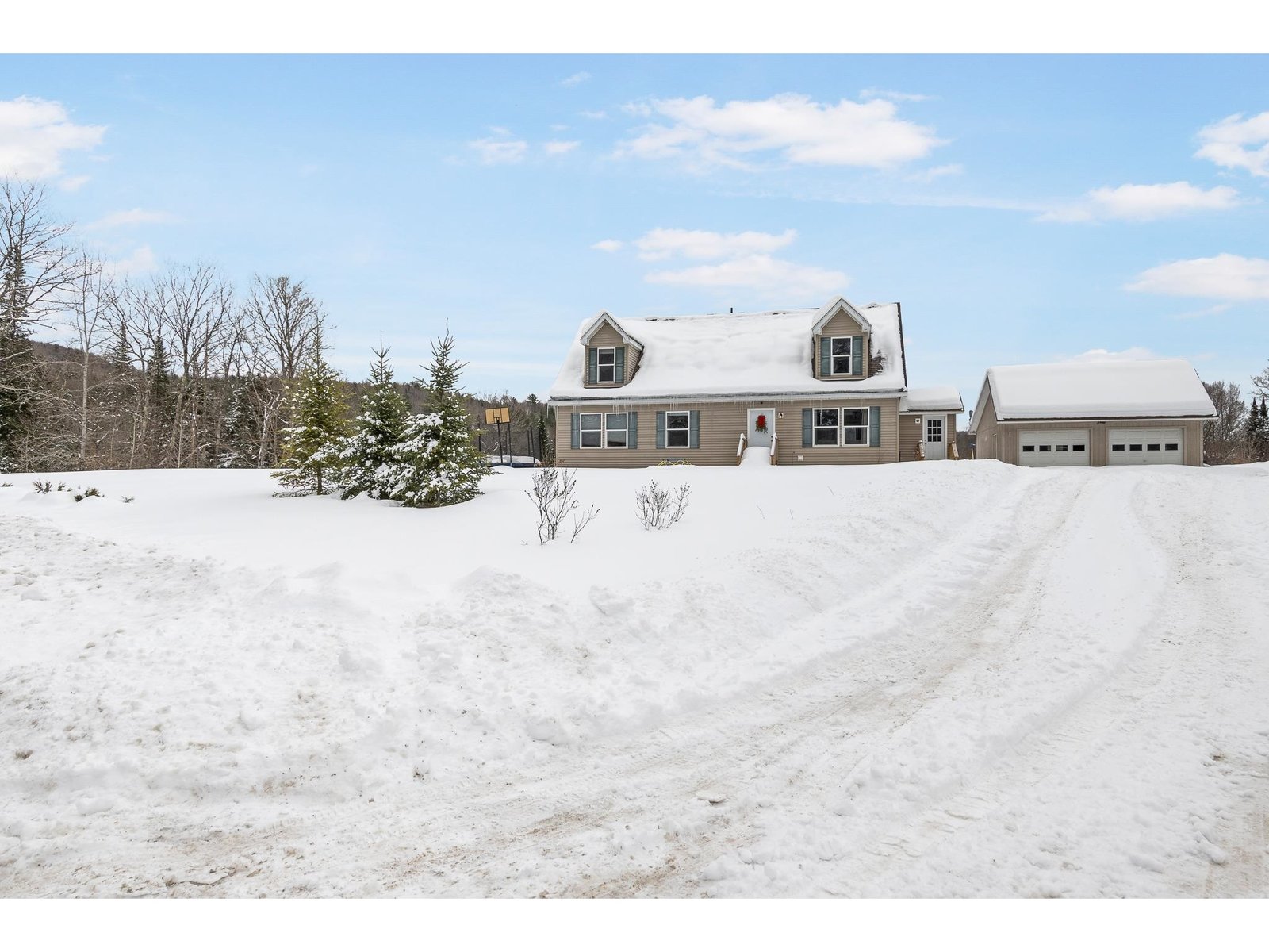 Detached 2 car garage