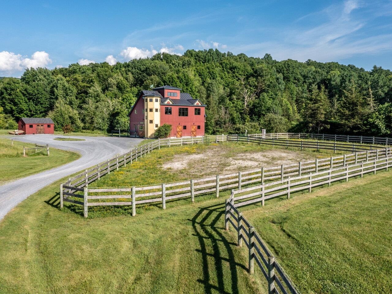 Barn with 2 Bedroom Residence