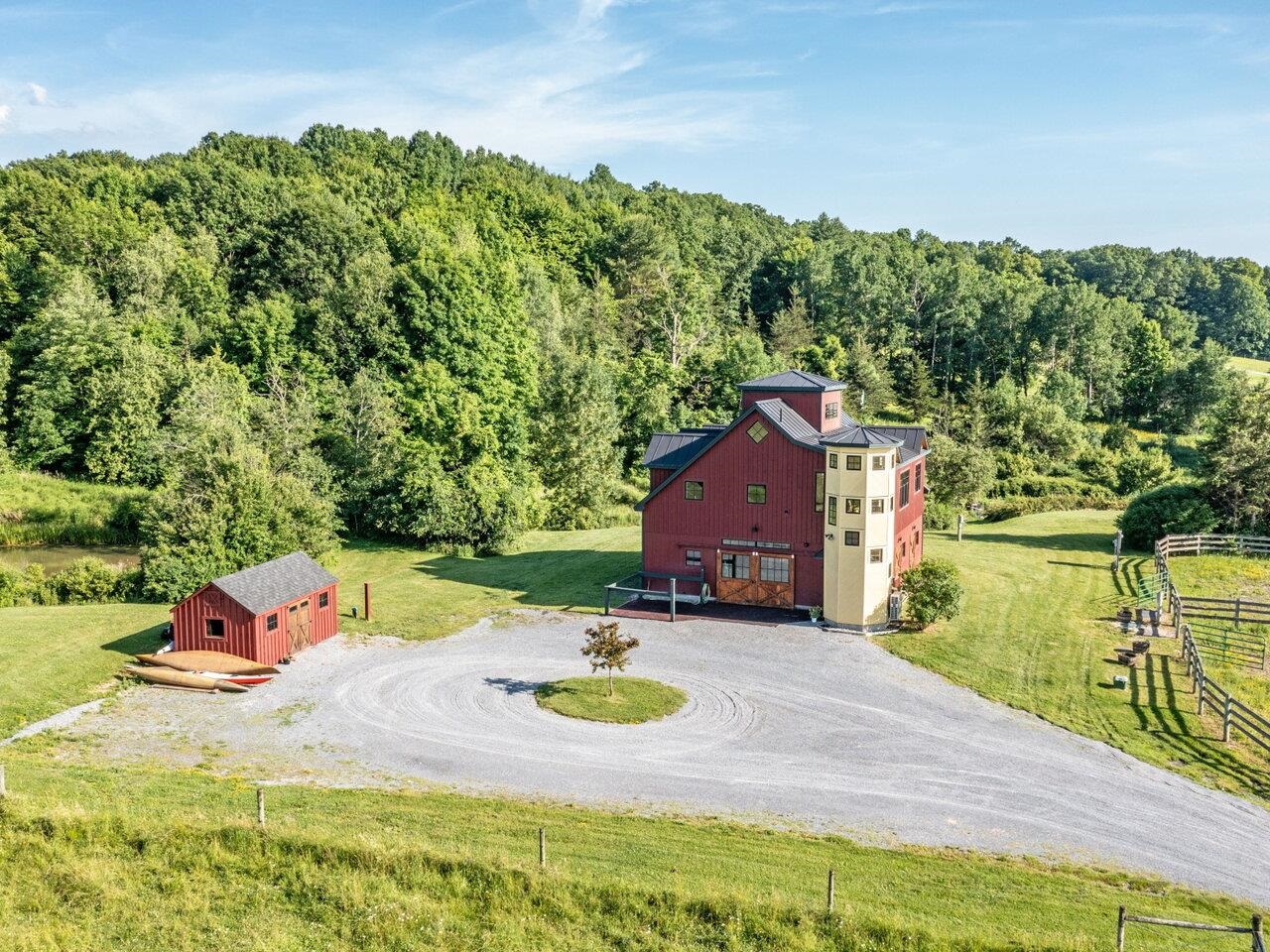 Horse Stable Residence