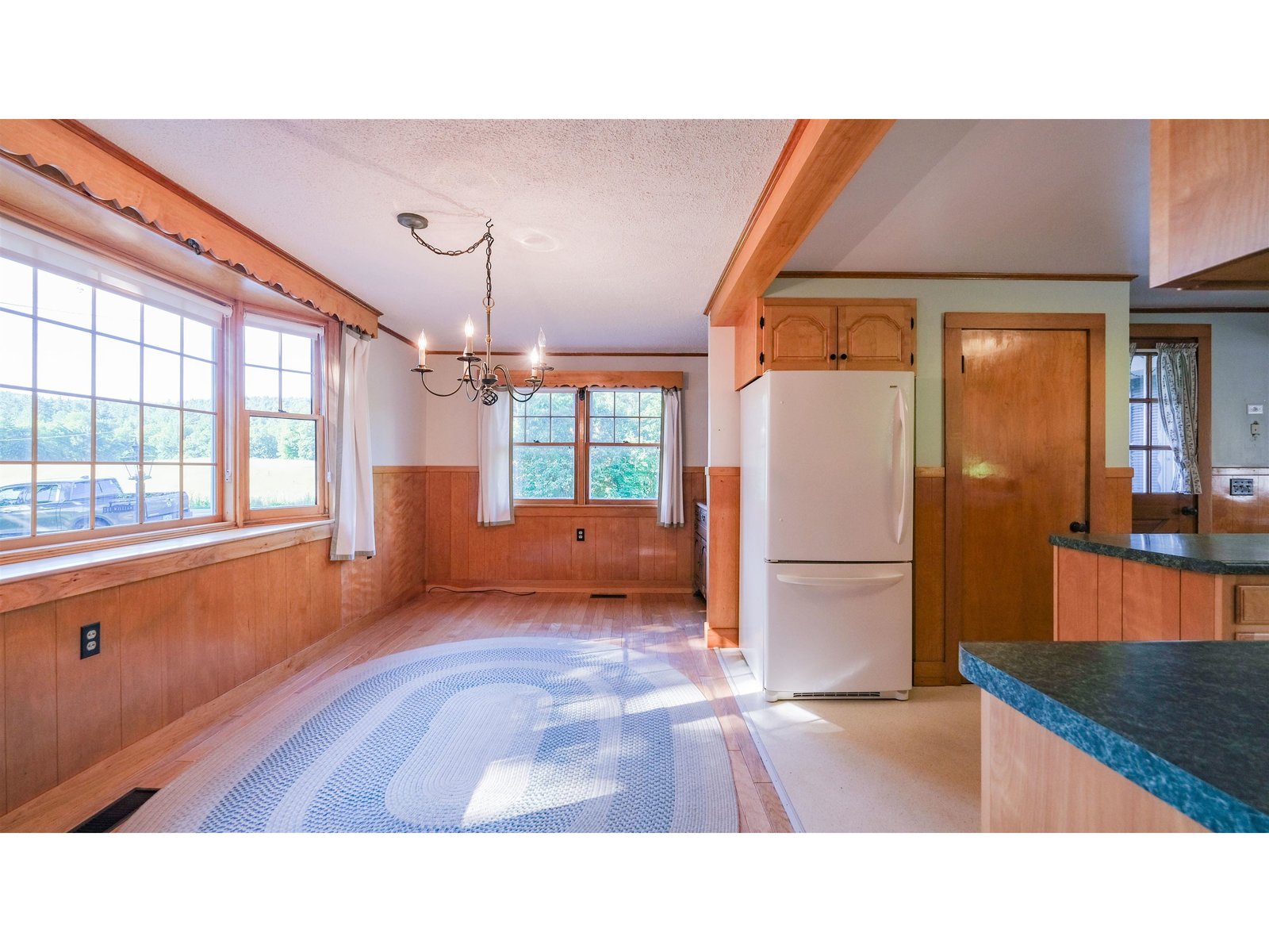Dining area flow from kitchen