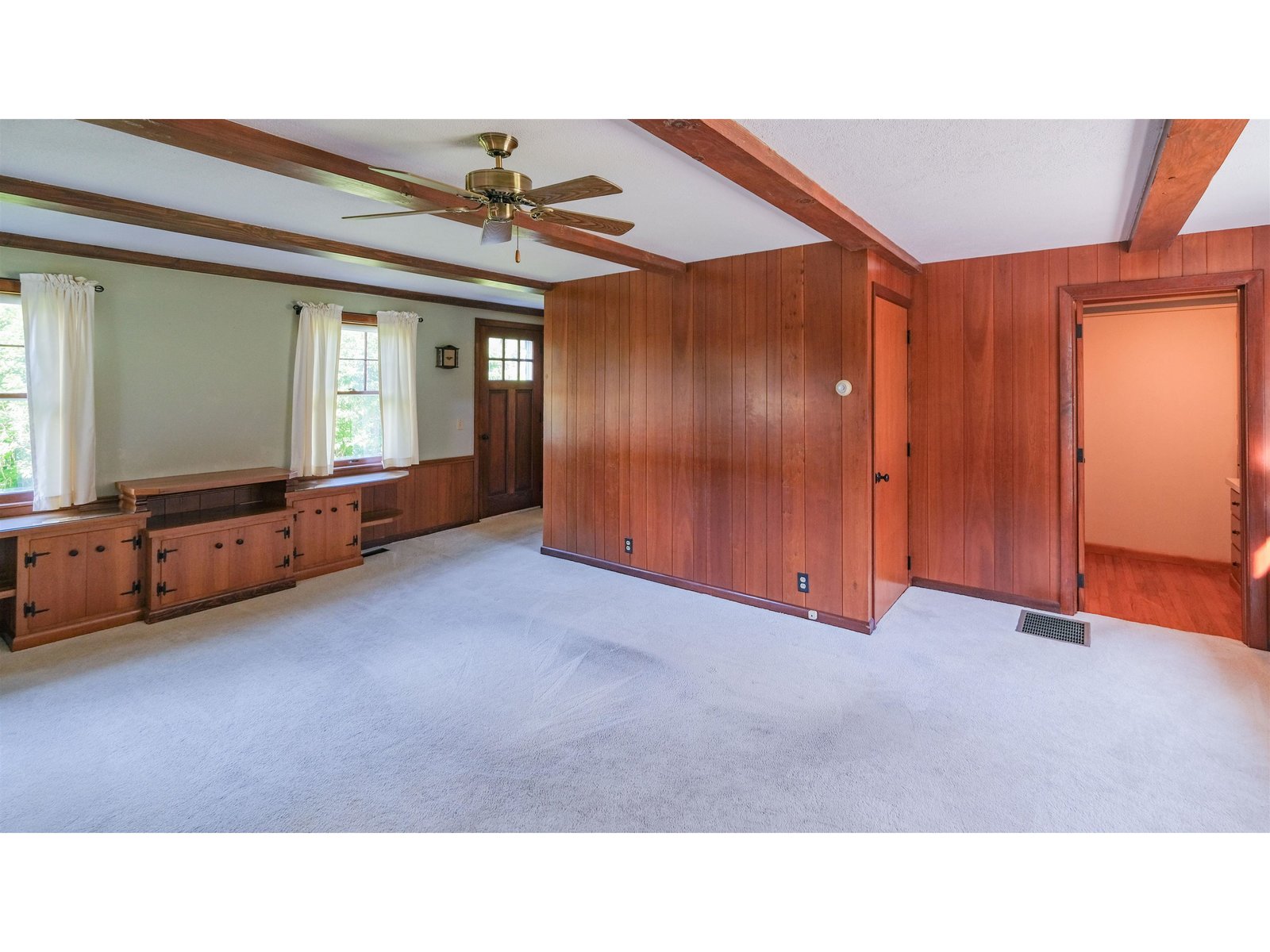 Entertainment built-ins