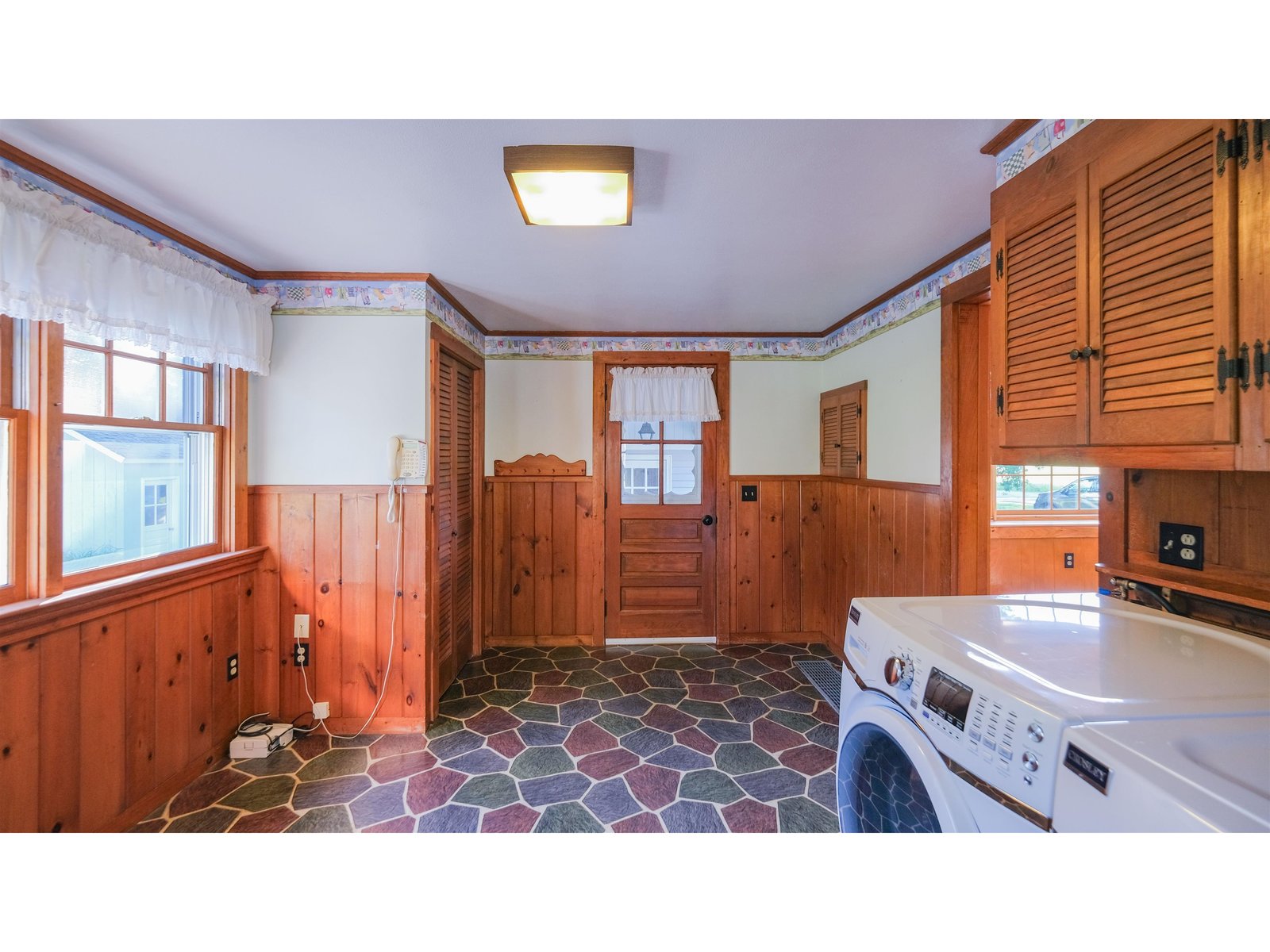 Entry with laundry