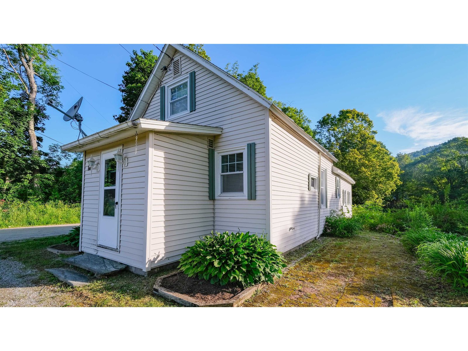 Cottage entry