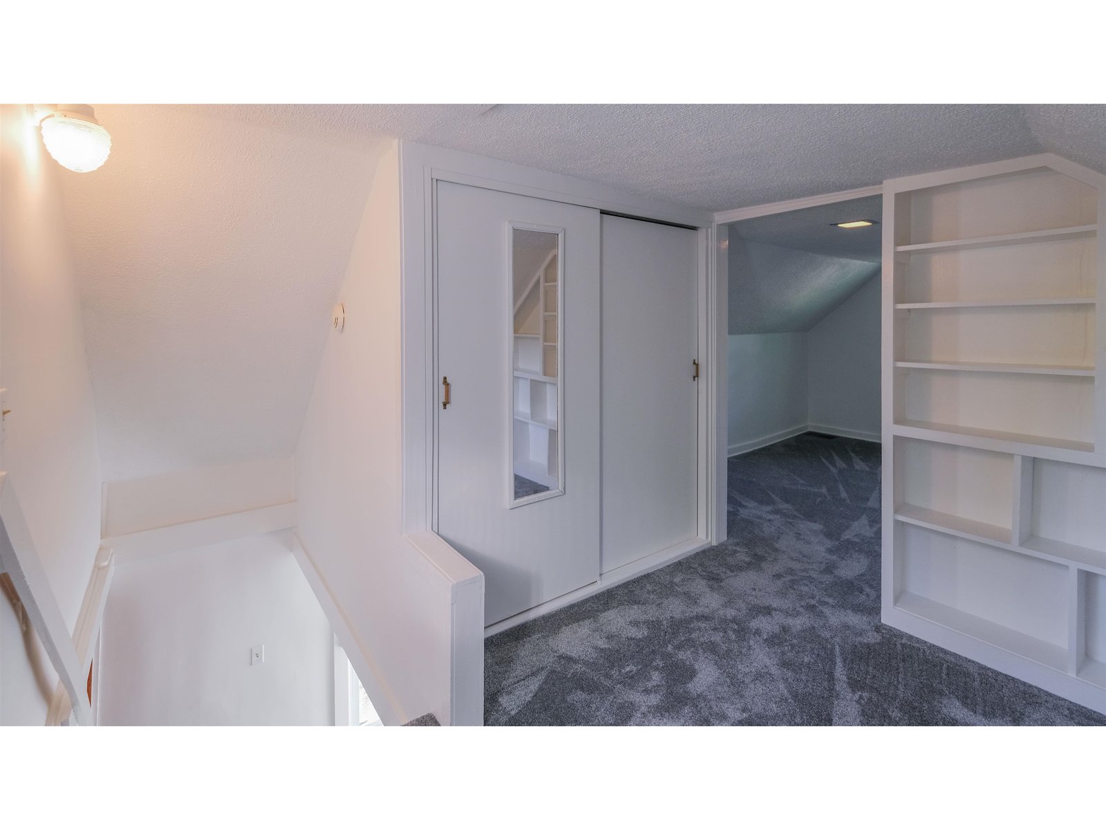 Cottage landing storage
