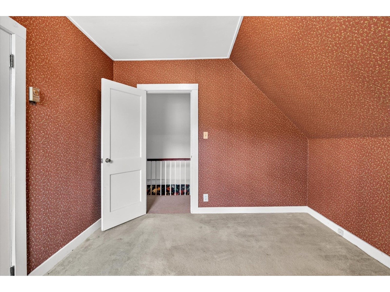 76 E Orange Road