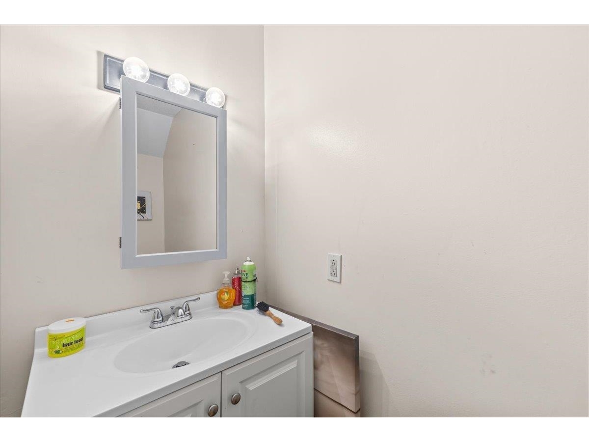 76 Ethan Allen Parkway