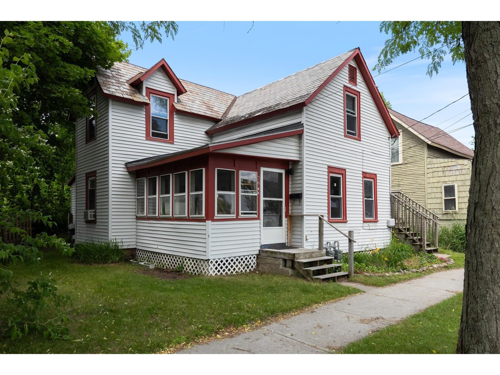 76 Ward Street, Burlington