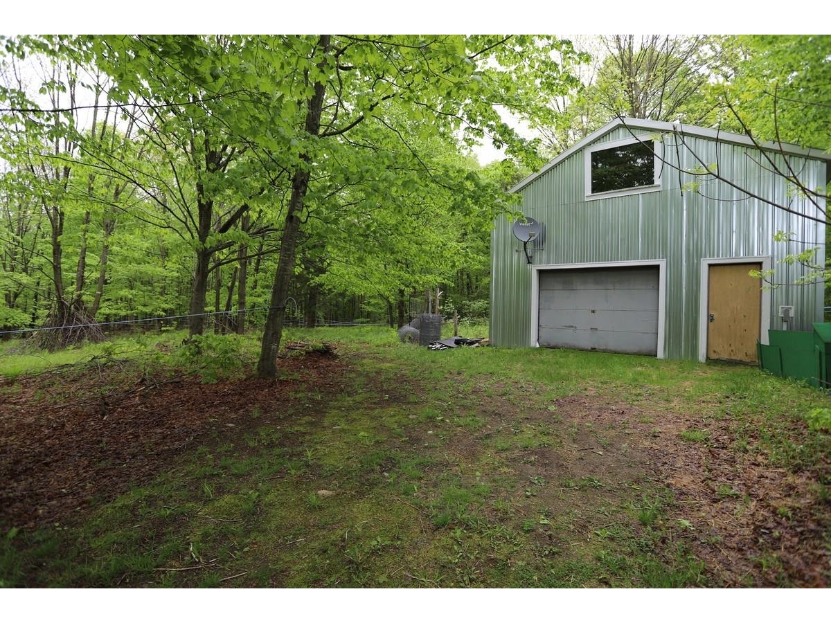 Detached Garage