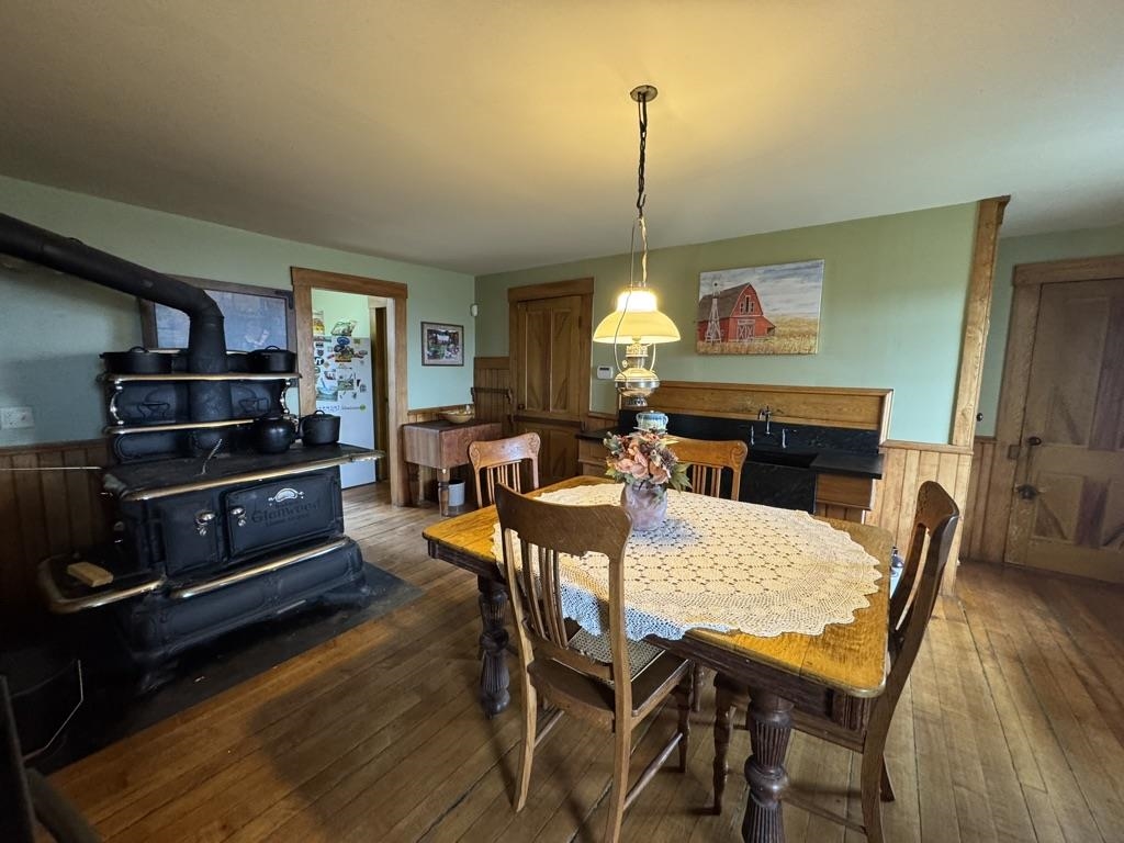 762 McLaren Hill Road