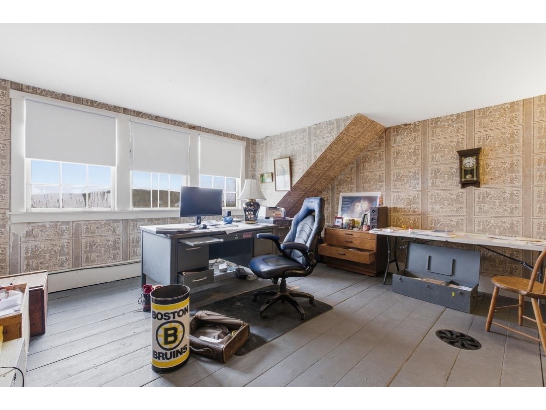 762a McLaren Hill Road